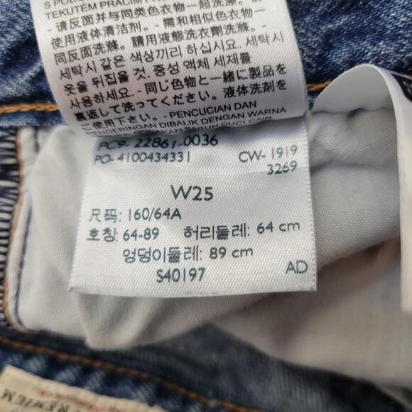 Levi's Premium Wedgie High Rise Jean Raw Hem Size 25 - Picture 11 of 11